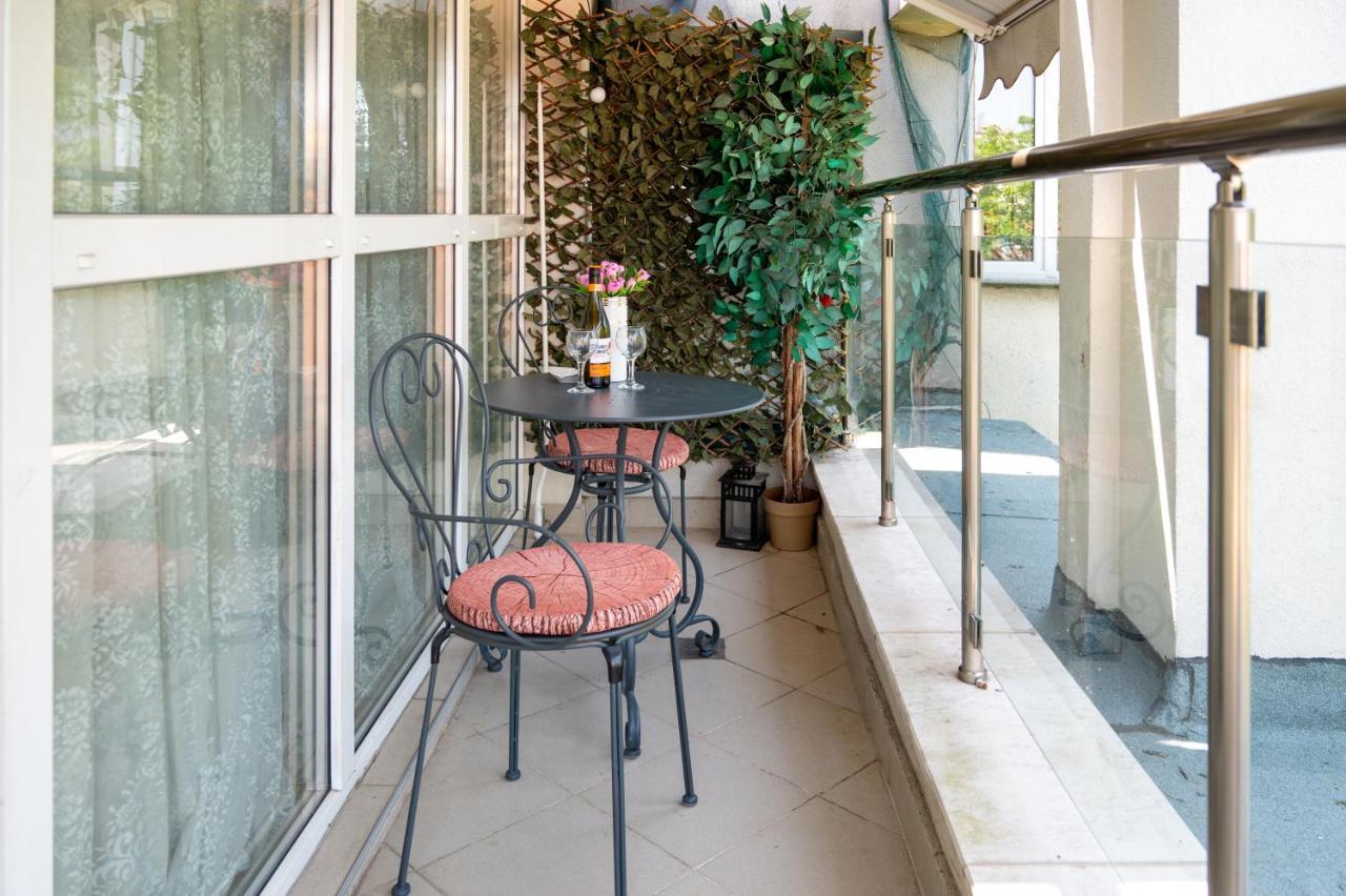 Sunny Studio With A View In Top Center Sófia Exterior foto