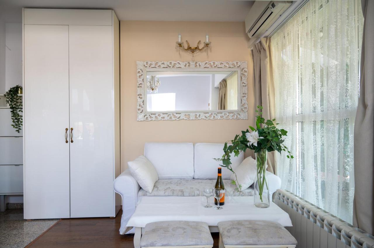 Sunny Studio With A View In Top Center Sófia Exterior foto