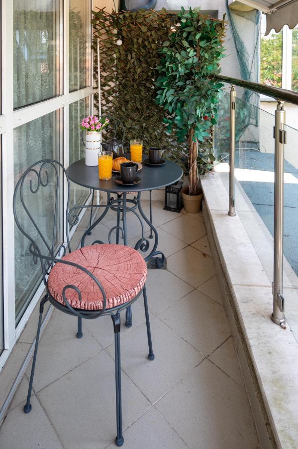 Sunny Studio With A View In Top Center Sófia Exterior foto